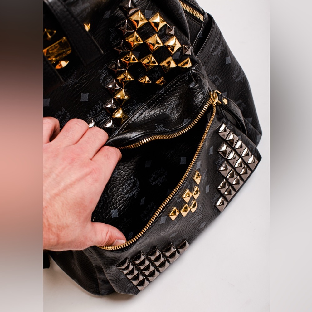 MCM Black Leather Visetos Studded Medium Stark Backpack - EUC! - Picture 3 of 10